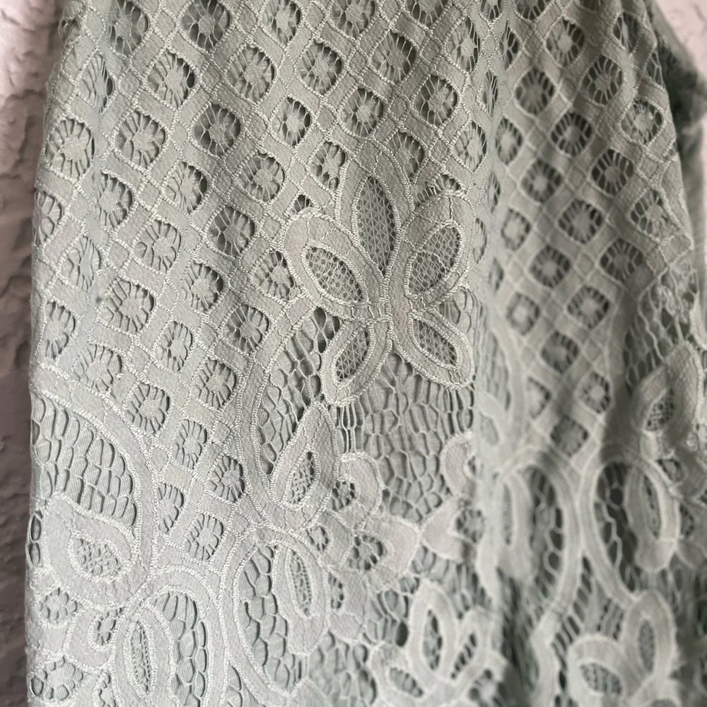 Lace Floral Tanktop - Picture 3 of 4